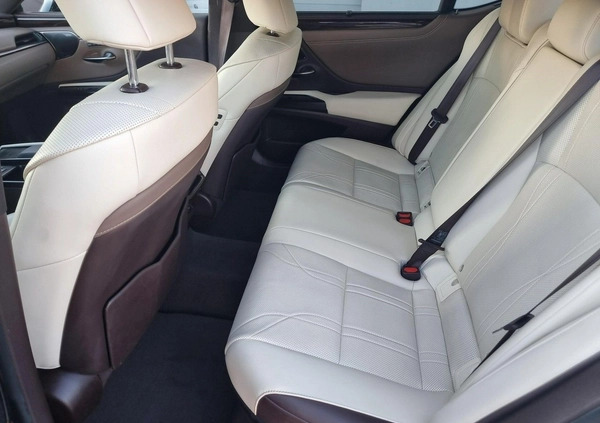 Lexus ES cena 179800 przebieg: 99492, rok produkcji 2019 z Krzeszowice małe 352